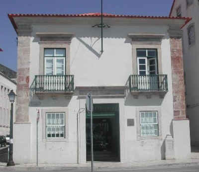 Fachada principal do edifício da Alfândega da Figueira da Foz