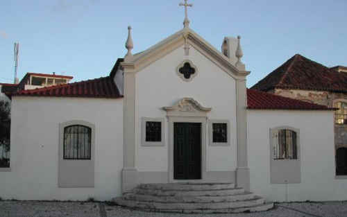 Capela de Nossa Senhora da Encarnação em Redondos (Figueira da Foz) - Fachada principal