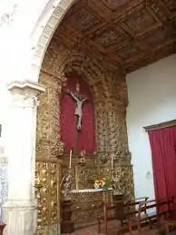 Uma das capelas laterais da igreja de São Domingos